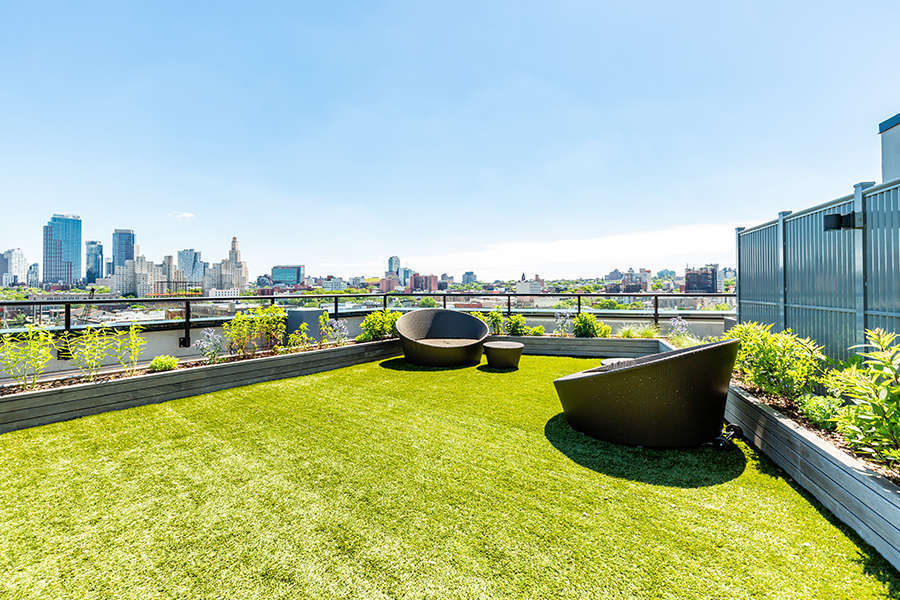 363 Bond Street rooftop views of the Brooklyn skyline
